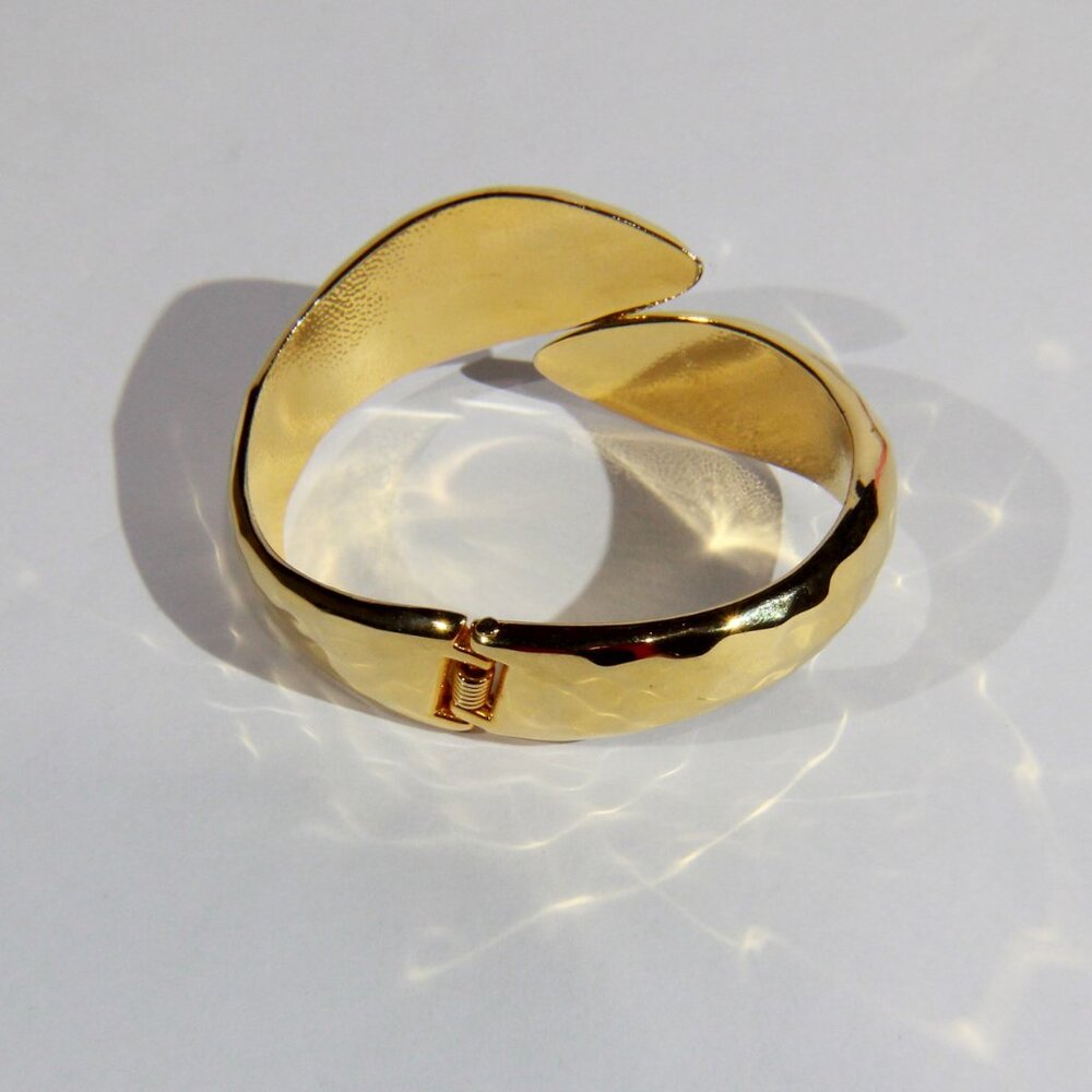 Vintage 70s Clamper Modernist Snakehead Diamond Embossed Bangle Cuff Bracelet - Picture 11 of 11
